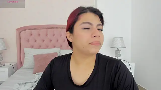 Snapshot of Kendall__Fox chatting on November 2025 06:56:02 AM Kendall Fox online show from November 2025 06:56:02 AM