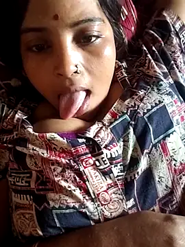 Snapshot of Simrandeshipp chatting on March 2026 08:20:01 AM Simrandeshipp online show from March 2026 08:20:01 AM