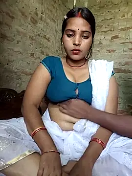 Snapshot of Simrandeshipp chatting on March 2026 04:39:02 AM Simrandeshipp online show from March 2026 04:39:02 AM