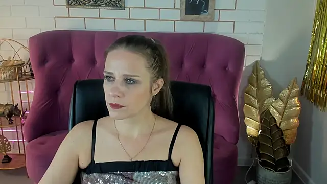 Snapshot of EmiliaBedy chatting on February 2025 09:19:01 AM EmiliaBedy online show from February 2025 09:19:01 AM