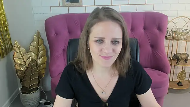 Snapshot of EmiliaBedy chatting on February 2025 09:11:01 AM EmiliaBedy online show from February 2025 09:11:01 AM