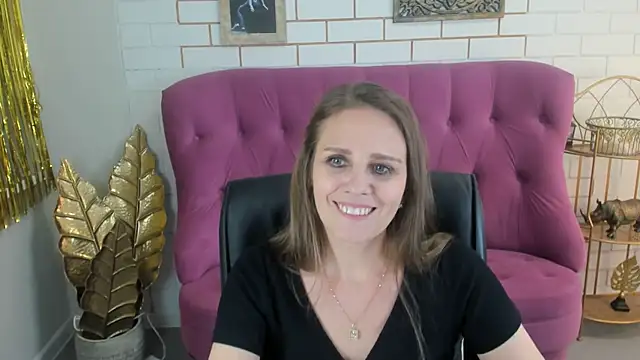 Snapshot of EmiliaBedy chatting on February 2025 03:20:02 PM EmiliaBedy online show from February 2025 03:20:02 PM