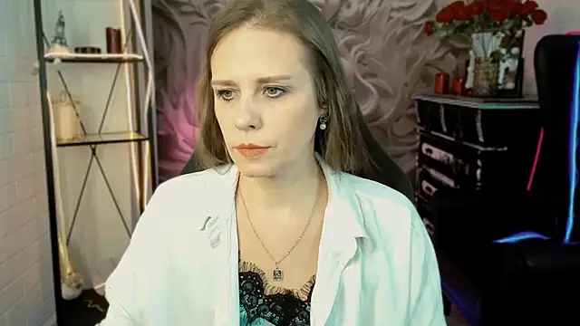 Snapshot of EmiliaBedy chatting on February 2025 09:05:01 AM EmiliaBedy online show from February 2025 09:05:01 AM