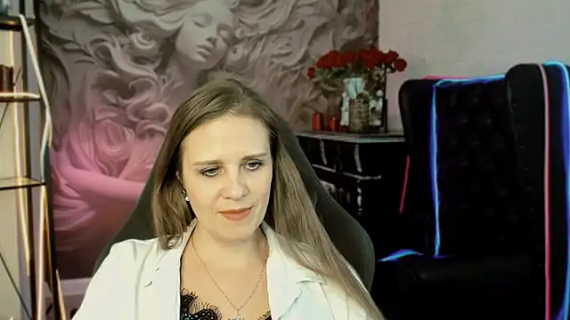 Snapshot of EmiliaBedy chatting on February 2025 03:17:02 PM EmiliaBedy online show from February 2025 03:17:02 PM