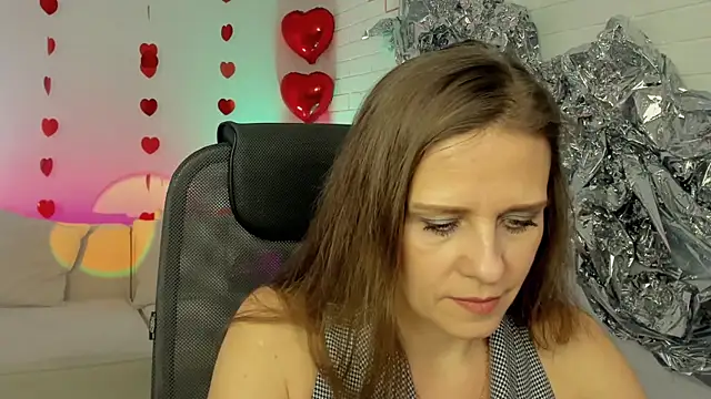 Snapshot of EmiliaBedy chatting on February 2025 09:10:01 AM EmiliaBedy online show from February 2025 09:10:01 AM