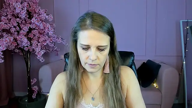 Snapshot of EmiliaBedy chatting on February 2025 09:10:02 AM EmiliaBedy online show from February 2025 09:10:02 AM