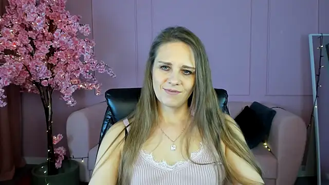 Snapshot of EmiliaBedy chatting on February 2025 12:16:01 PM EmiliaBedy online show from February 2025 12:16:01 PM