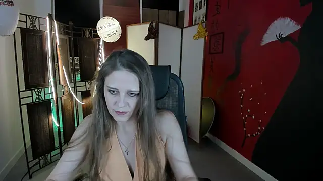 Snapshot of EmiliaBedy chatting on February 2025 09:04:02 AM EmiliaBedy online show from February 2025 09:04:02 AM