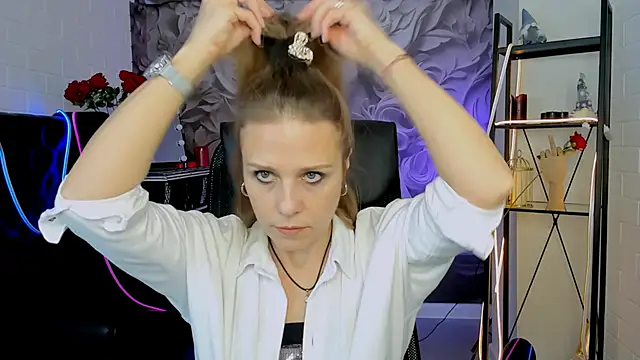 Snapshot of EmiliaBedy chatting on March 2025 09:05:02 AM EmiliaBedy online show from March 2025 09:05:02 AM