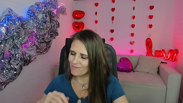 Snapshot of EmiliaBedy chatting on March 2025 03:31:02 PM EmiliaBedy online show from March 2025 03:31:02 PM