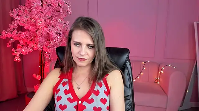 Snapshot of EmiliaBedy chatting on March 2025 03:24:02 PM EmiliaBedy online show from March 2025 03:24:02 PM