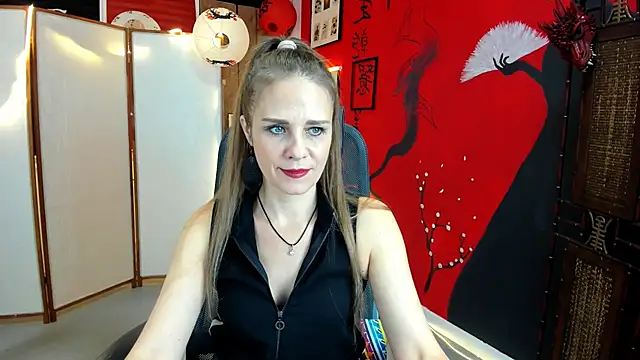 Snapshot of EmiliaBedy chatting on October 2025 09:10:01 AM EmiliaBedy online show from October 2025 09:10:01 AM