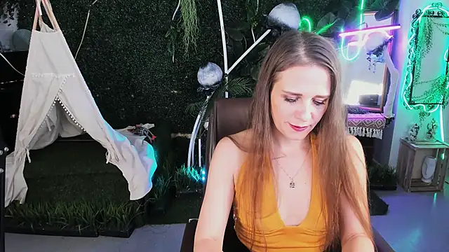 Snapshot of EmiliaBedy chatting on November 2025 09:11:01 AM EmiliaBedy online show from November 2025 09:11:01 AM