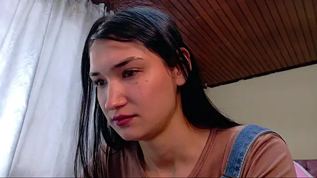 Snapshot of Sofii_cutee chatting on December 2025 12:33:02 PM Sofii cutee online show from December 2025 12:33:02 PM