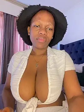 Boneca25 online show from February 2025 09:58:01 AM