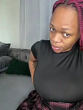 Snapshot of Boneca25 chatting on July 2026 09:05:02 AM Boneca25 online show from July 2026 09:05:02 AM