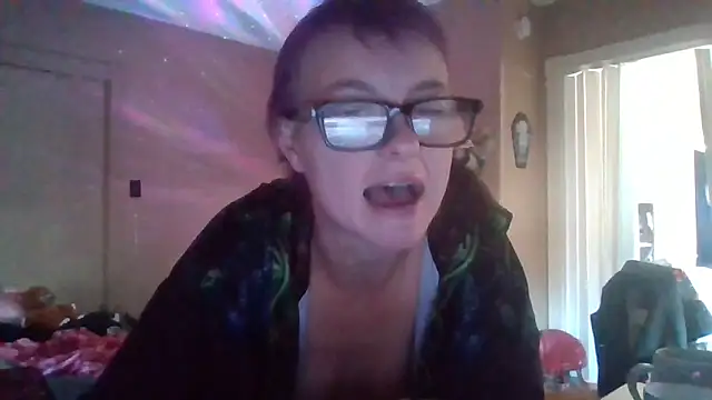 Snapshot of GloriousKarma chatting on November 2025 02:05:02 PM GloriousKarma online show from November 2025 02:05:02 PM