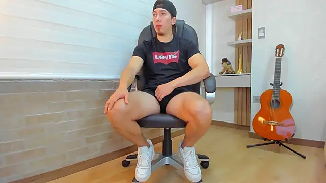 Snapshot of Tombarden chatting on November 2025 07:16:02 PM Tombarden online show from November 2025 07:16:02 PM