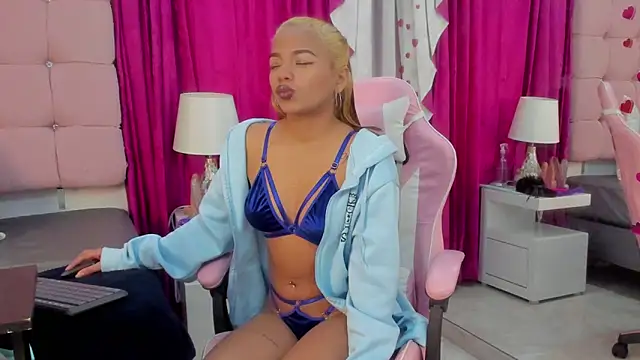 CanelaDevil  online show from February 2025 12:33:01 PM