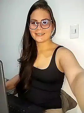 Snapshot of Vale_Saenzz chatting on January 2025 12:01:01 AM Vale Saenzz online show from January 2025 12:01:01 AM