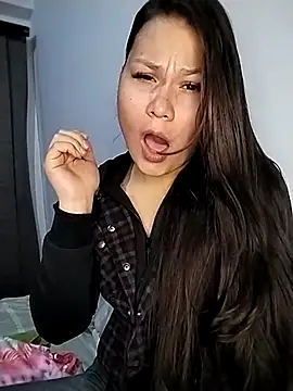 Snapshot of Vale_Saenzz chatting on January 2025 10:08:01 AM Vale Saenzz online show from January 2025 10:08:01 AM