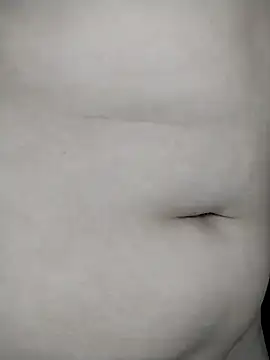 Snapshot of Vale_Saenzz chatting on February 2025 09:14:01 PM Vale Saenzz online show from February 2025 09:14:01 PM