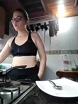 Snapshot of Vale_Saenzz chatting on February 2025 01:11:01 AM Vale Saenzz online show from February 2025 01:11:01 AM