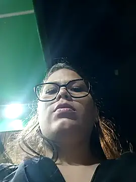 Snapshot of Vale_Saenzz chatting on March 2025 01:23:01 AM Vale Saenzz online show from March 2025 01:23:01 AM