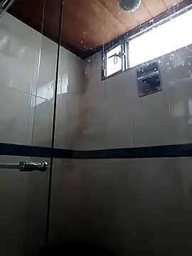 Snapshot of Vale_Saenzz chatting on March 2025 08:48:02 PM Vale Saenzz online show from March 2025 08:48:02 PM