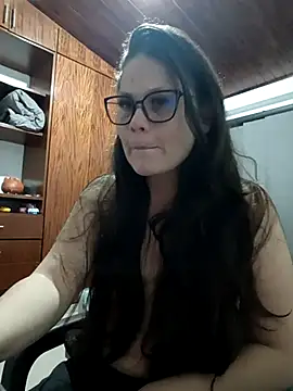 Snapshot of Vale_Saenzz chatting on March 2025 03:10:02 AM Vale Saenzz online show from March 2025 03:10:02 AM