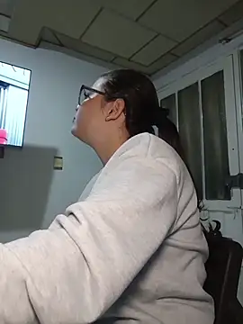 Snapshot of Vale_Saenzz chatting on October 2025 12:11:01 AM Vale Saenzz online show from October 2025 12:11:01 AM