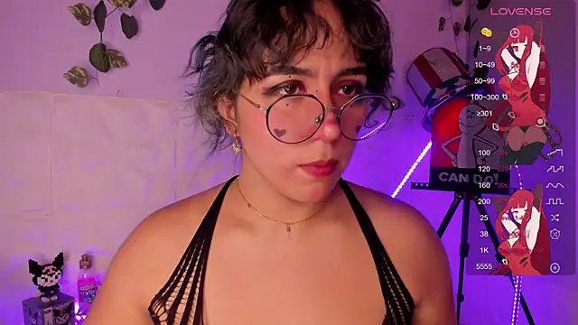 Snapshot of Ludovica6669 chatting on February 2025 06:56:02 PM Ludovica6669 online show from February 2025 06:56:02 PM