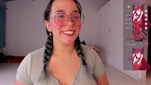 Snapshot of Ludovica6669 chatting on February 2025 08:09:02 PM Ludovica6669 online show from February 2025 08:09:02 PM