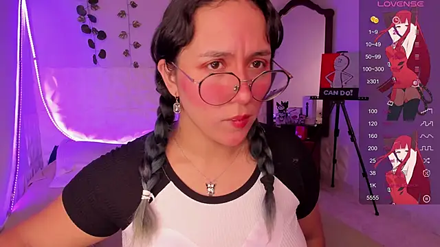 Snapshot of Ludovica6669 chatting on March 2025 07:06:02 PM Ludovica6669 online show from March 2025 07:06:02 PM