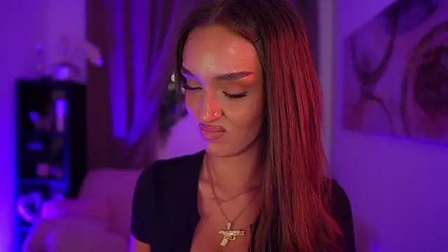 Clara Nia online show from September 2025 06:53:02 PM