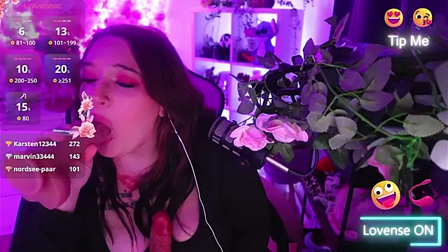 Snapshot of Jinyxx3 chatting on December 2025 04:40:02 AM Jinyxx3 online show from December 2025 04:40:02 AM