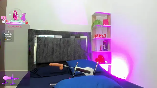 Nicol TransGirl online show from March 2026 04:51:02 AM