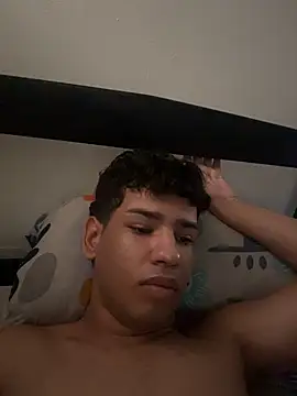 Snapshot of Santiago-Thompson chatting on November 2025 07:23:01 PM Santiago-Thompson online show from November 2025 07:23:01 PM