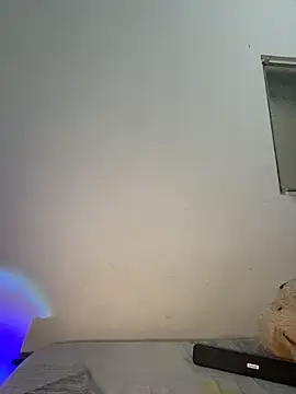 Snapshot of Santiago-Thompson chatting on November 2025 10:48:01 PM Santiago-Thompson online show from November 2025 10:48:01 PM