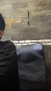 Snapshot of Santiago-Thompson chatting on November 2025 09:57:02 PM Santiago-Thompson online show from November 2025 09:57:02 PM