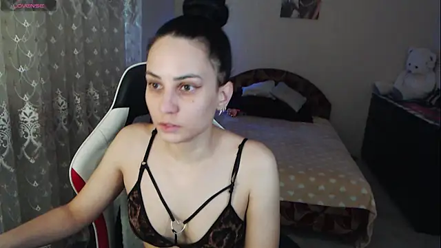 Snapshot of Kriss_brunette_5 chatting on December 2025 08:01:02 AM Kriss brunette 5 online show from December 2025 08:01:02 AM