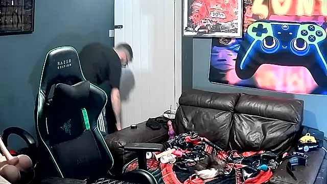 HuffedAdvocate online show from November 2025 07:07:02 PM