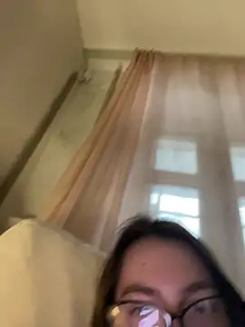 Snapshot of DearAlise chatting on January 2026 12:10:02 PM DearAlise online show from January 2026 12:10:02 PM