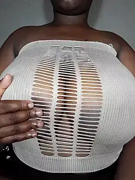 Snapshot of owamiee chatting on February 2025 08:10:01 PM owamiee online show from February 2025 08:10:01 PM