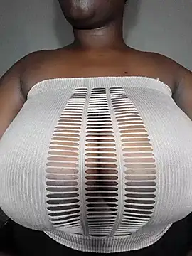 Snapshot of owamiee chatting on February 2025 07:10:02 PM owamiee online show from February 2025 07:10:02 PM