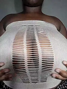 Snapshot of owamiee chatting on February 2025 06:21:01 PM owamiee online show from February 2025 06:21:01 PM