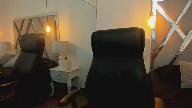 Snapshot of MelodyWinx chatting on October 2025 07:45:02 PM MelodyWinx online show from October 2025 07:45:02 PM