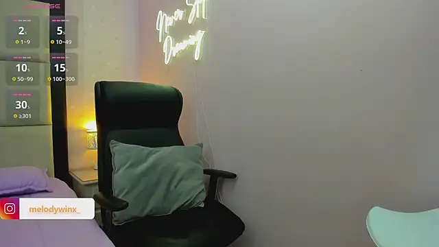 Snapshot of MelodyWinx chatting on November 2025 11:15:01 PM MelodyWinx online show from November 2025 11:15:01 PM