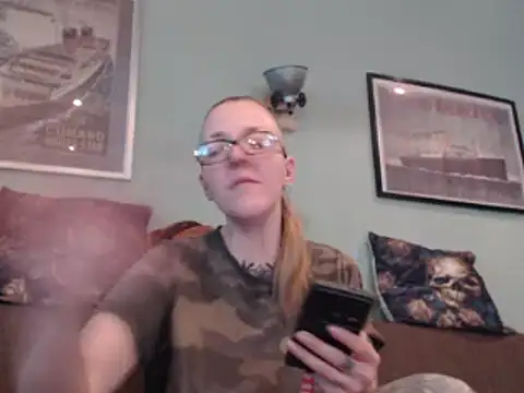 Snapshot of Astrid-Gilbert chatting on February 2025 02:15:01 PM Astrid-Gilbert online show from February 2025 02:15:01 PM