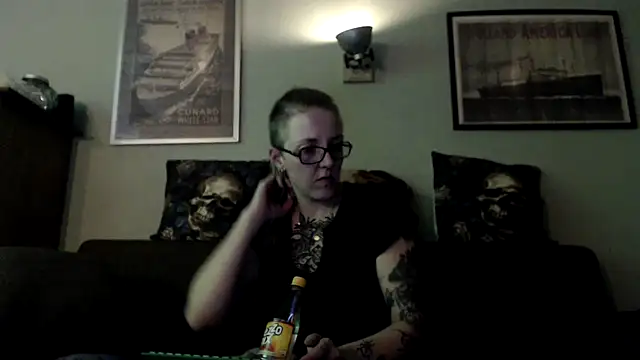 Snapshot of Astrid-Gilbert chatting on March 2025 08:48:01 PM Astrid-Gilbert online show from March 2025 08:48:01 PM